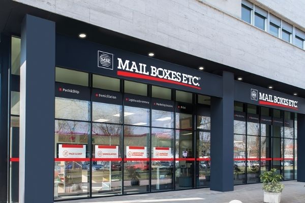 MBE acquisisce Mail Boxes
